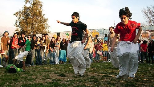 Juego tradicional de Honduras | Carrera de sacos