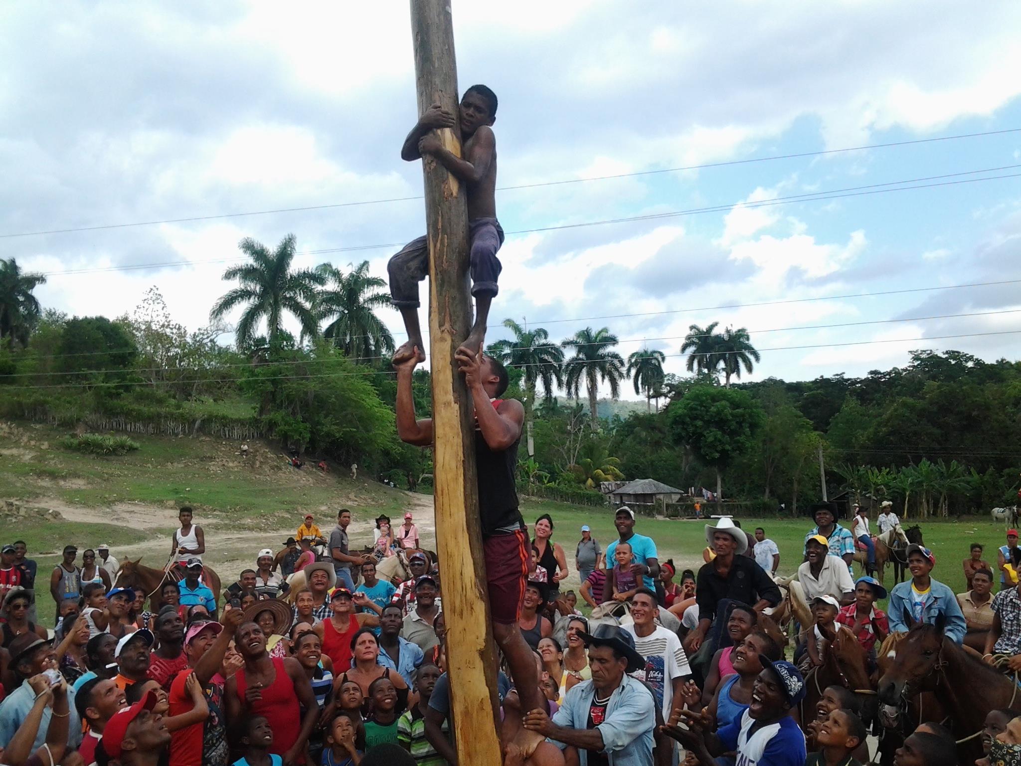 Juegos tradicionales de Honduras, Palo Encebado