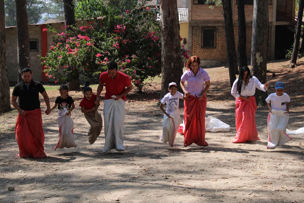 Juego tradicional Los Encostalados Juego tradicional Los Encostalados